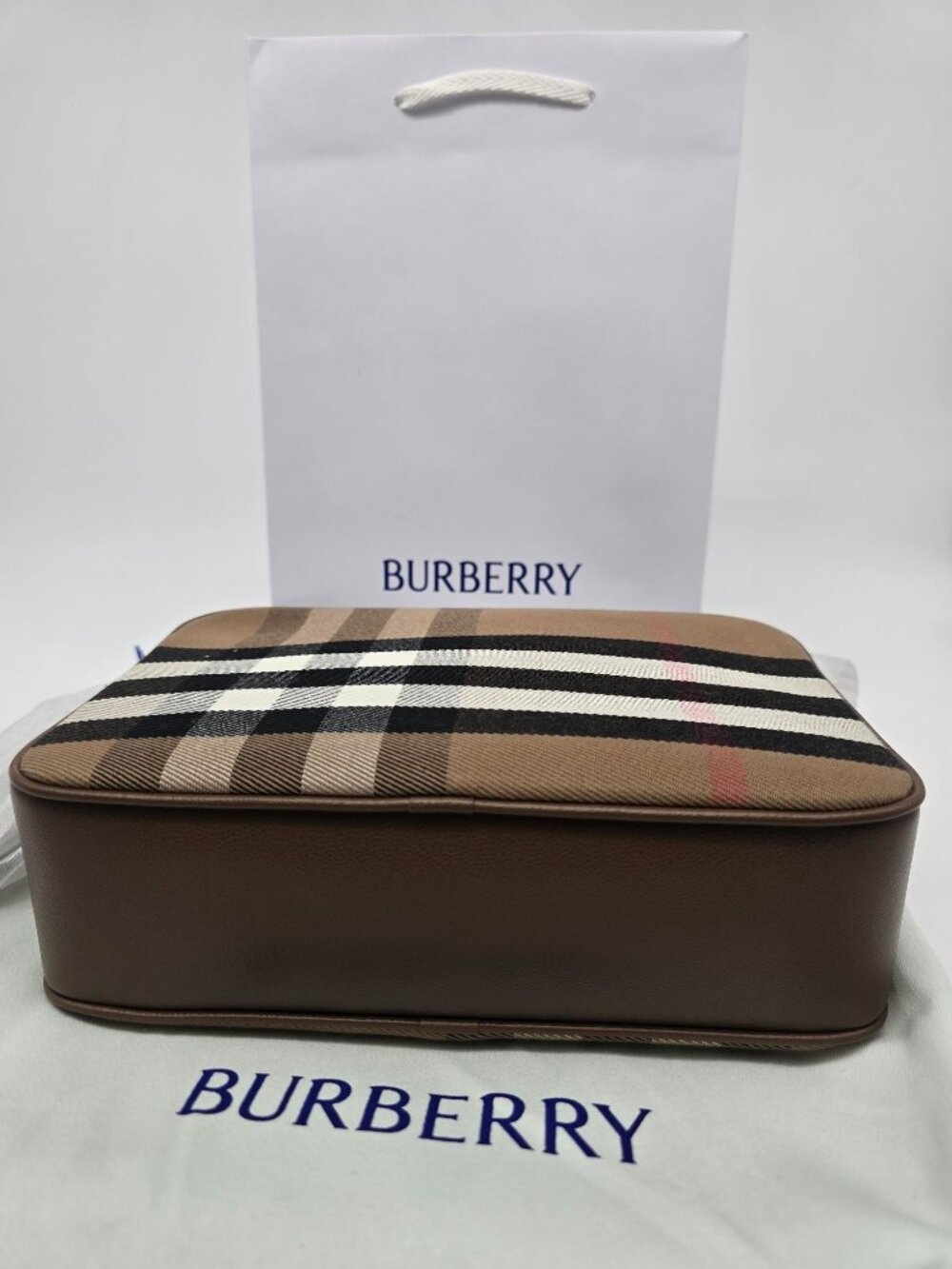 Authentic NWT Burberry Vintage Check Camera Crossbody Bag - Picture 10 of 12